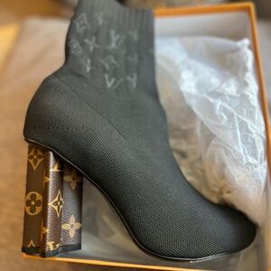 Black Louis Vuitton boots size 41